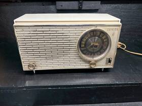 X316w Zenith Vintage Am/fm Radio Electric Model White Case Working Usa Made