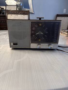 X480 Zenith Vtg Solid State Am/fm Alarm Click Radio Works Model X480 Zenith Vtg Solid State Am/fm Alarm Click Radio Works Model