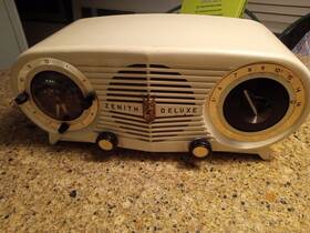 Y378910 Zenith Vintage 1950s Deluxe Radio Retro Decor As Is