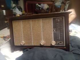Z434m Zenith Vintage 1969 Am Fm Radio Stereo Solid State Glissando Wood Cabinet
