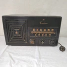 Antique Emerson Table Top Vaccuum Tube Radio 756B Black Bakelite Not Working. Fixed Price $29.66.