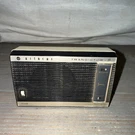 Vintage Hitachi TH-848 Transistor Am Radio With Please Read 9. Fixed Price $10.00.