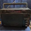 Superadio Powerful Long Range Am/fm - Works Well. Fixed Price $28.50.