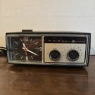 Vintage General Electric Analog Clock Radio Model # 7-4506 Read. Fixed Price $28.38.