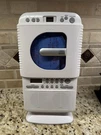 Splash Proof Shower Am/fm Radio SCD-2001. Fixed Price $20.00.
