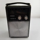 Vintage Realtone Model 1443-5 Ac-dc Light Green Transistor Radio Am Very Cool!. Fixed Price $39.00.