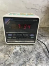 80 Soundesign Cube Model 3634 White Led Digital Alarm Clock Am Fm Radio. Fixed Price $40.95.