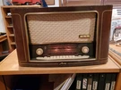 Metz 409/3D 1950 German Radio Large Tabletop Tube Am Fm Sw With Cover. Fixed Price $250.00.