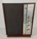 Panasonic Solid State Table Top Fm-am 2-BAND 10- Transistor 6-DIODE Radio RE-785. Fixed Price $50.00.