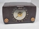 Arvin Small Vintage Bakelite Tube Radio, Ivorine Knobs Model 450-TL Read. Fixed Price $52.88.