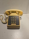 Stromberg-carlson Sc 2500D Push Button Telephone Touchtone Style Beige 1972. Fixed Price $15.00.
