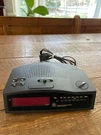 Ge Fm/am Clock Radio Battery Backup Model No. 7-4813A (7.5"X5.5"X2") 1996/1997. Fixed Price $19.99.
