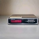 Vintage Emerson Wood Grain Clock Radio Digital Fm/am Led Working RED5500A. Fixed Price $12.92.