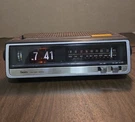 Vintage Sears Roebuck Am/fm Clock Radio Model # 16523610800. Fixed Price $12.00.