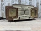 Vintage Zenith Long Distance Tube Radio Alarm Clock Telechron Model A515L. Fixed Price $40.46.