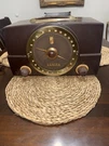 Zenith K725 Tube Radio Vintage Am/fm Bakelite Works Mid Century. Fixed Price $79.99.