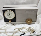 Rca Victor Gray 5-TUBE Alarm Clock Am Radio Model 1-RD-11 Rva 113592. Tested.. Fixed Price $23.99.