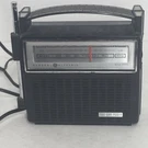 Two Way Am Fm Portable Radio 1979 Vintage Solid State 7-2810 Works Great. Fixed Price $25.00.