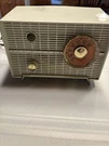 Rca Victor Vintage Tube Radio. Fixed Price $22.00.
