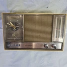 1960S C2514J Vintage Fm Tabletop Alarm Clock Radio Cream Restorative. Fixed Price $23.90.