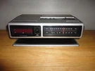 *read* Vintage Zenith Dual Alarm Wood Grain Pedestal Am Fm Clock Radio R476. Fixed Price $19.84.