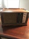 Rca Vintage/antique Wood Case Radio Am, Fm, Table Top Model RLC621. Fixed Price $65.00.
