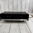 Vintage Zenith Solid State Flip Clock Am/fm Alarm Radio C465R Partially Works. Fixed Price $25.00.