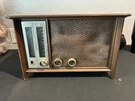 Vintage Zenith Am/fm Vacuum Tube Radio Model N731. Fixed Price $45.75.