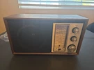New Soundesign 3269 Am Table Top Radio Mcm Wood Works Brown Vintage. Fixed Price $59.95.