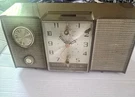 Vintage Zenith Model L514C Am Vacuum Tube Clock Radio Mid-century Modern. Fixed Price $50.00.