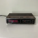 Vintage Soundesign Model 3691 Am-fm Electronic Clock Radio Woodgrain *see Info*. Fixed Price $10.95.