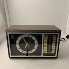 Vintage Analog Clock/radio Alarm Model 7-4501D For Parts/repair. Fixed Price $10.00.