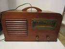 Firestone Air Chief Wooden Case Bulb Radio Am 1940S Model S-7403-3 Turns. Fixed Price $95.00.