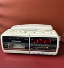 Vintage Sounddesign Machine Fm Am Digital Clock Radio Beige. Fixed Price $16.00.