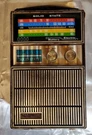Vintage Browni De Luxe Solid State Am Fm Battery/ac Radio For Parts Not Working. Fixed Price $15.57.