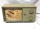 Antique Vtg Rca Model Rzd 400B Lt. Sand Transistor Radio For Parts Repair. Fixed Price $17.99.