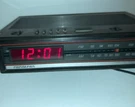 Vintage Soundesign Am/fm Clock Radio 3620WAL Red Digital. Fixed Price $9.50.