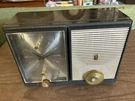 Vintage Zenith G515 Clock Radio - Classic Design And Works!. Fixed Price $19.95.