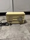 Vintage Juliette Topp RS-15 Am/fm Solid State Instant Sound Radio Tested. Fixed Price $33.00.