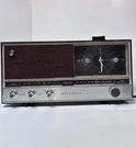 Vintage Motorola Solid State Clock Am/fm Radio No 16224 Mod TC18DE - Tested. Fixed Price $80.00.