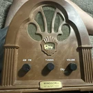 Windsor 2136 1932 Antique Replica Retro Am Radio. Fixed Price $15.00.