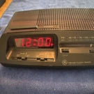 7-4621A Vintage Fm/am Clock Radio Dual Alarm Digital Display. Fixed Price $16.00.