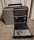 Vtg Lloyds Solid State 10 Band World Radio 9N24B-37A Shortwave Am Fm Ac/dc Japan. Fixed Price $199.99.