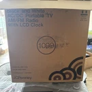 Vintage Jc Penney 685-1099 Portable Tv Am/fm Radio, Orig Box, Works (see Desc). Fixed Price $96.00.