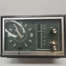 Works Vintage General Electric Am Radio Alarm Clock 7-4728A Green Face Wood Shel. Fixed Price $20.00.