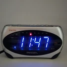 Emerson Research Smart Set Electric Clock Radio Dual Alarm CKS1862 - Big Display. Fixed Price $36.95.