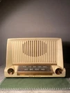 Vintage Tube Radio Am Early 1950S Model 405. Fixed Price $19.95.
