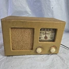1940S Karenola Trav-ler Electric Tube Radio Cloth/ Canvass Wrapped Restorative. Fixed Price $112.14.