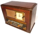 Vintage Silvertone 8052 Tabletop Am Radio Clock Works --- Only Hums. Fixed Price $69.99.