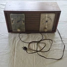 Zenith Model X390 Tube Radio With Clock Am/fm Automatic Frequency Control. Fixed Price $85.00.